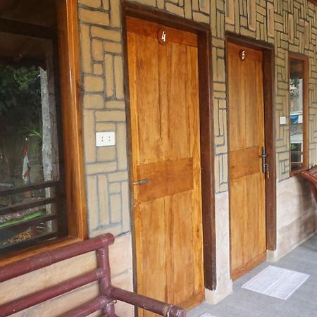 Rain Forest Guest House And Jungle Trekking Bukit Lawang Exteriör bild