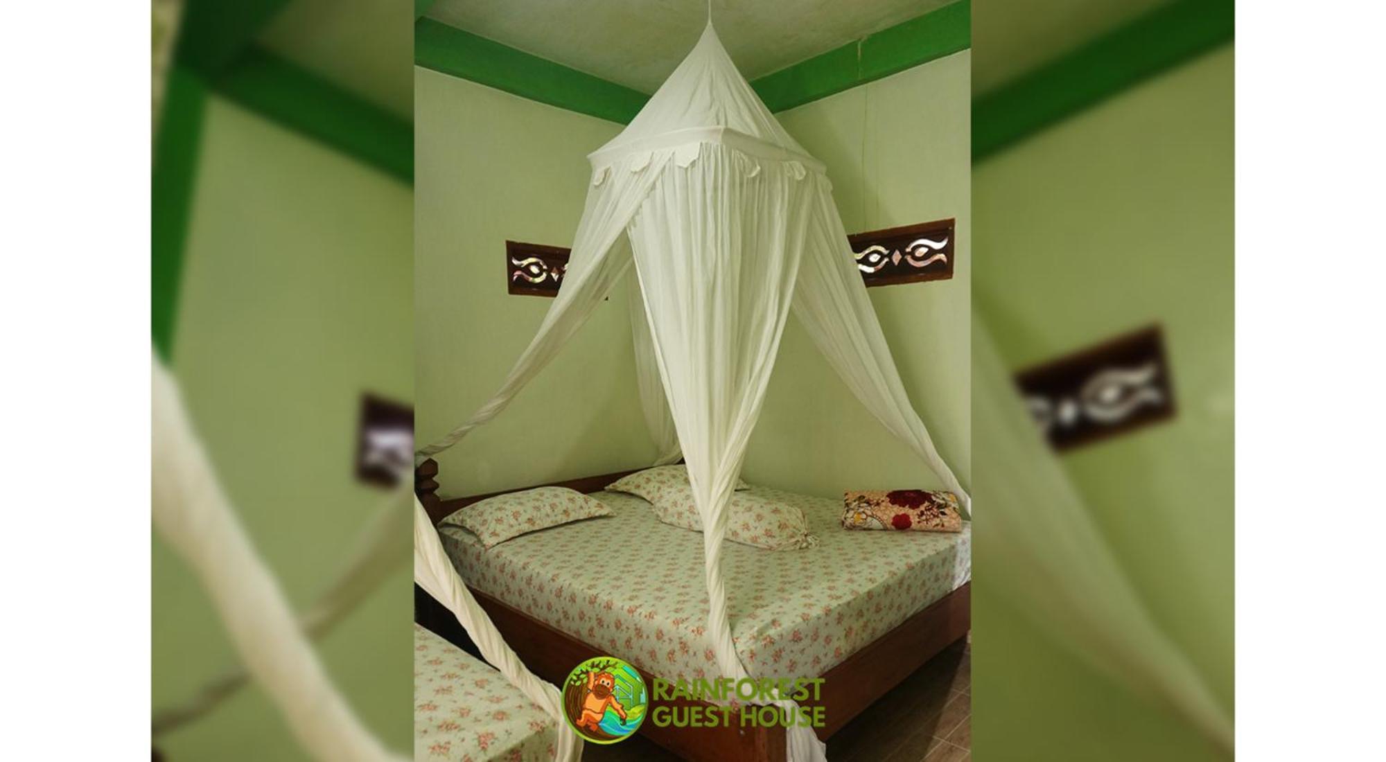 Rain Forest Guest House And Jungle Trekking Bukit Lawang Exteriör bild