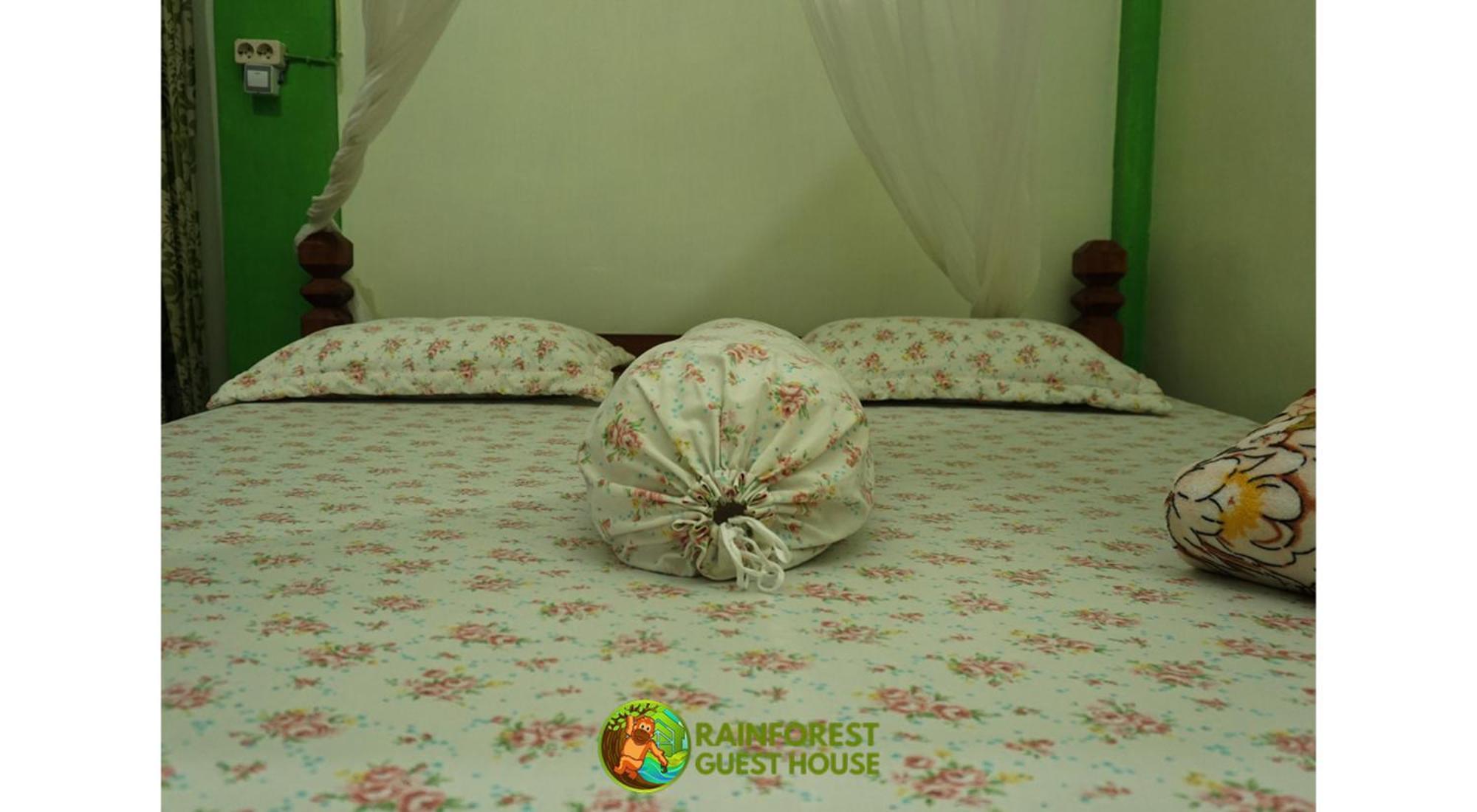 Rain Forest Guest House And Jungle Trekking Bukit Lawang Exteriör bild