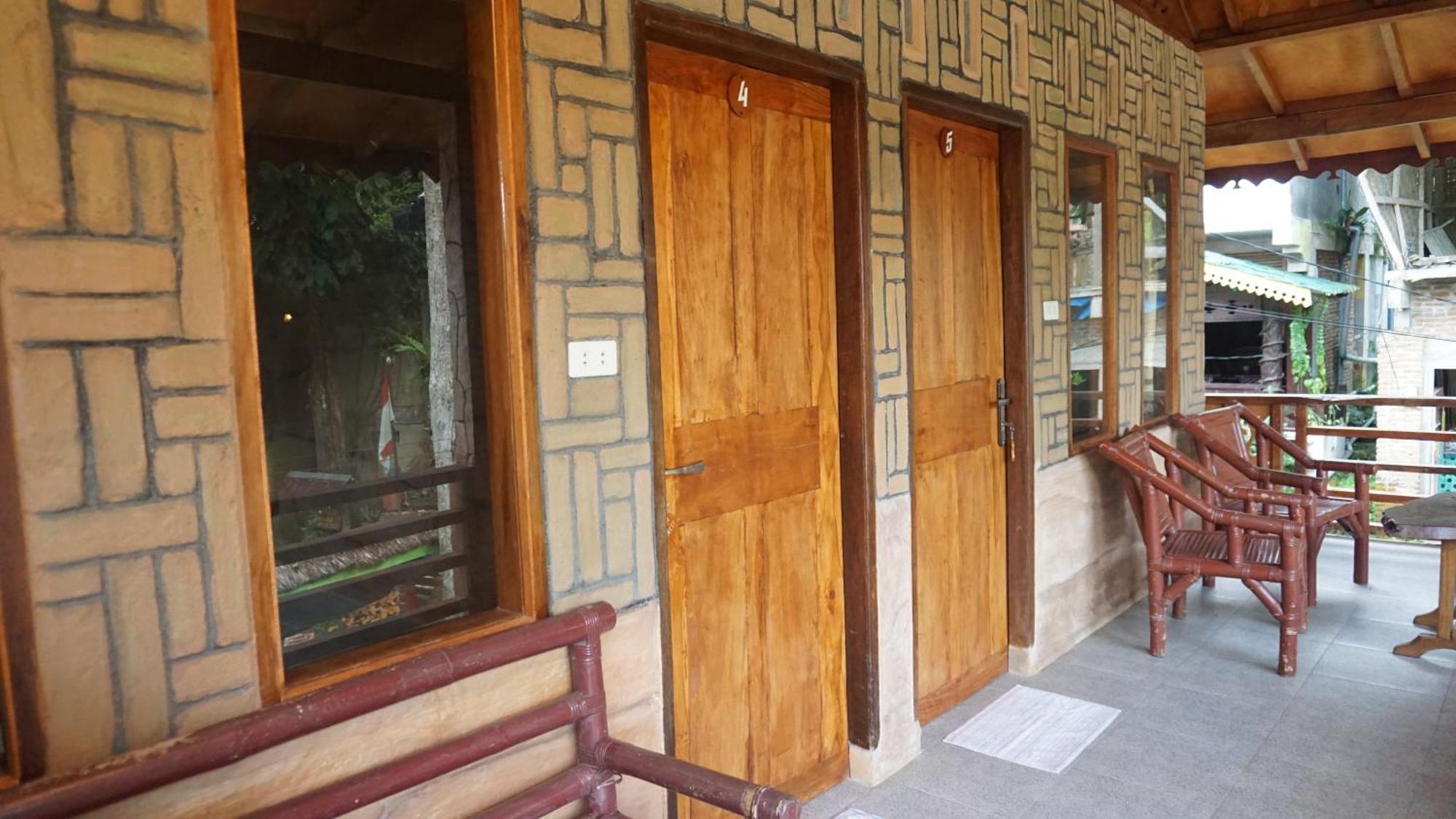 Rain Forest Guest House And Jungle Trekking Bukit Lawang Exteriör bild