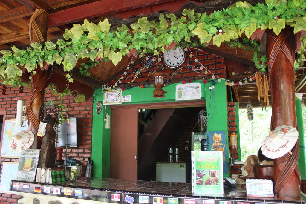 Rain Forest Guest House And Jungle Trekking Bukit Lawang Exteriör bild