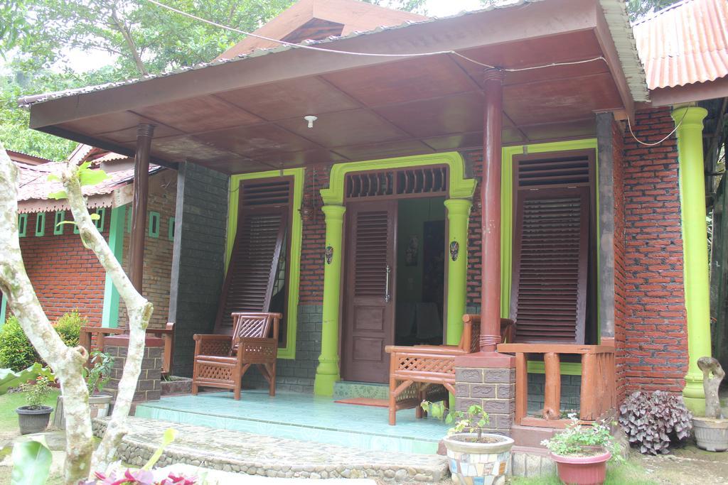 Rain Forest Guest House Bukit Lawang Exteriör bild