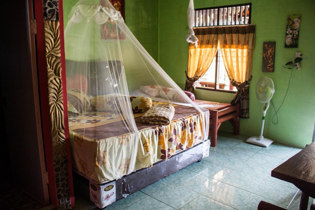 Rain Forest Guest House And Jungle Trekking Bukit Lawang Exteriör bild
