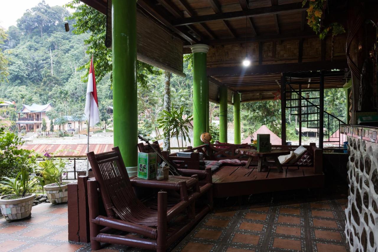 Rain Forest Guest House And Jungle Trekking Bukit Lawang Exteriör bild