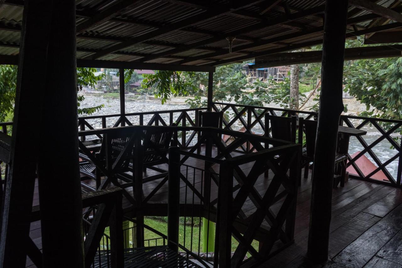 Rain Forest Guest House And Jungle Trekking Bukit Lawang Exteriör bild